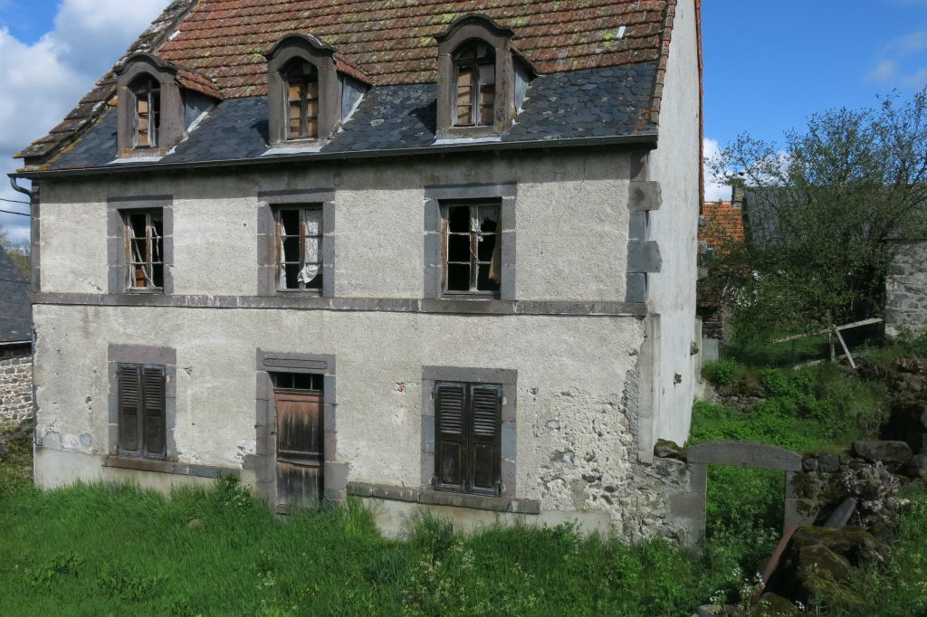 A l'entrée du village d'Olby